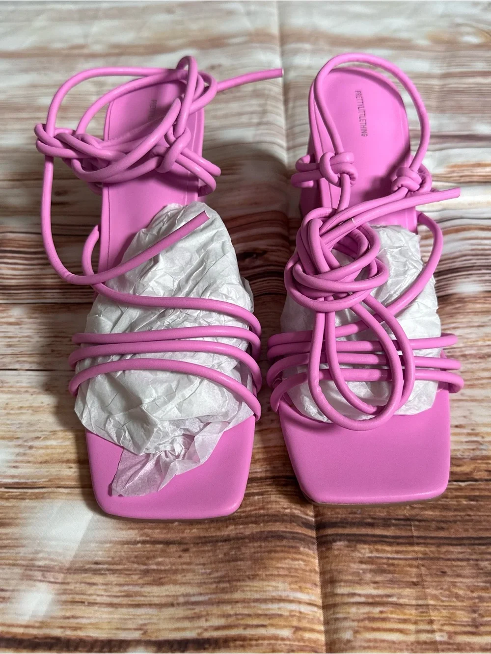 PrettyLittleThing pu tie